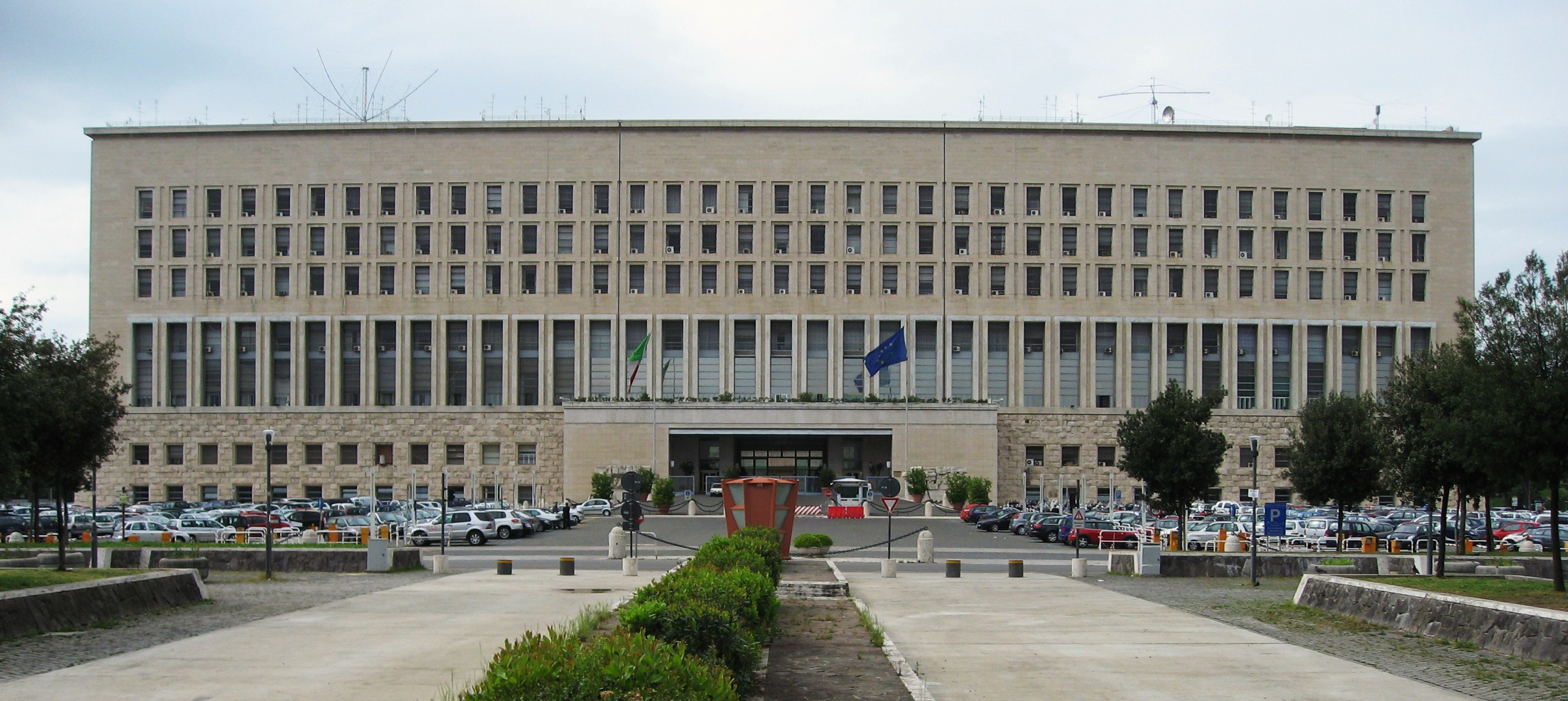 Festività: consigli Farnesina ai connazionali in partenza all’estero