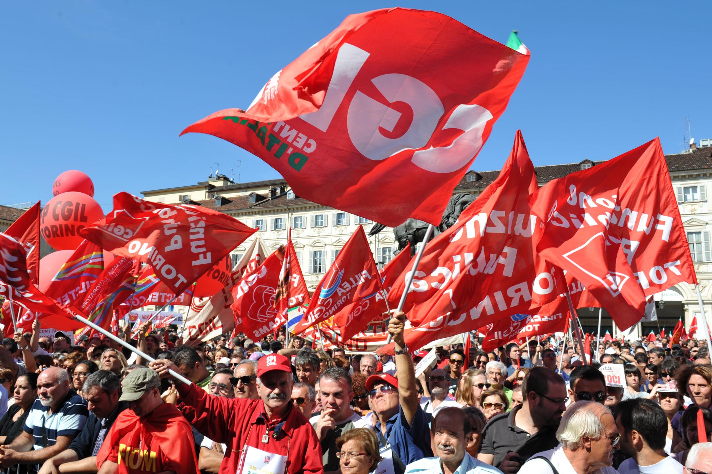 La piazza contro Renzi