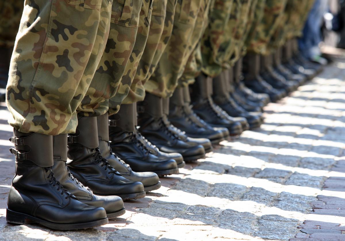 Difesa: aboliti limiti di altezza per accesso Forze Armate