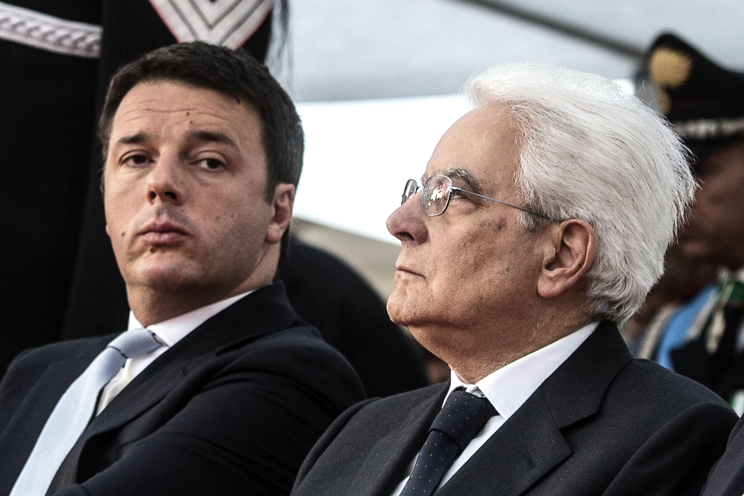 Datamedia sondaggio: la strategia di Renzi su Mattarella lo premia di +2%