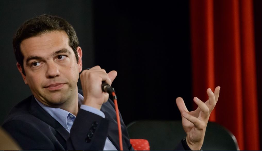 Tsipras all’Europarlamento: “Se l’Europa non è democratica non sopravvive”