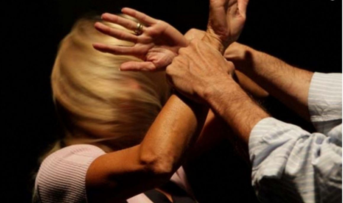 Rapporto shock: per 1 giovane su 4 la violenza sulle donne è dovuta al troppo amore