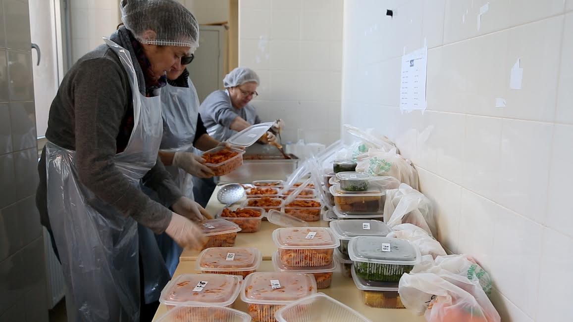 Beteavòn, la prima cucina sociale kosher in Italia, compie 2 anni