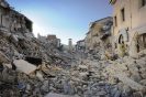 Terremoto: le foto simbolo del sisma
